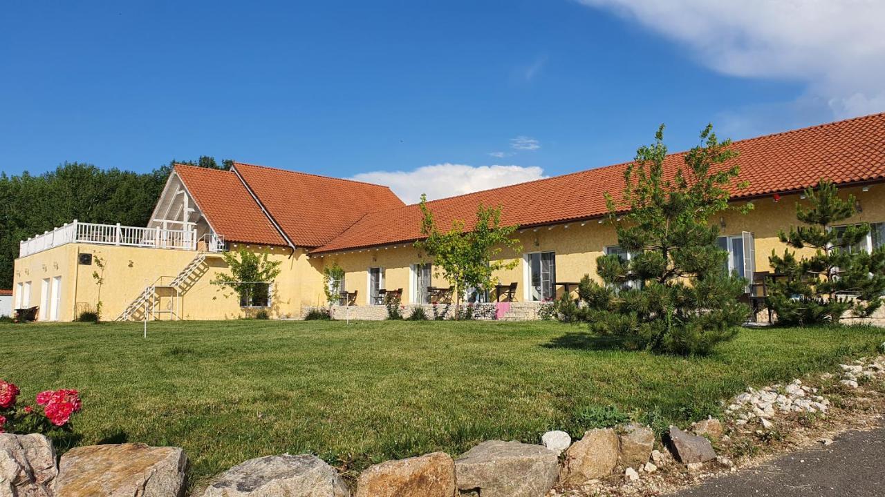 Naiada Villa Ostrov Eksteriør billede